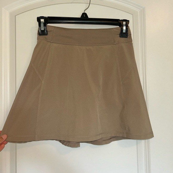 Athleta girl school day skirt/skort in khaki - Picture 6 of 9